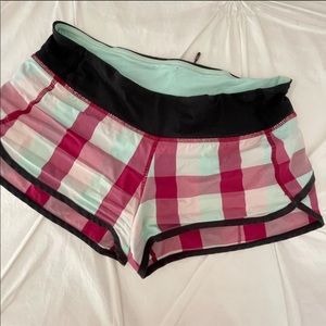 RARE Lululemon Speed Up 2.5 Shorts Sz 2 Yama Check Plaid Bumble Berry Toothpaste